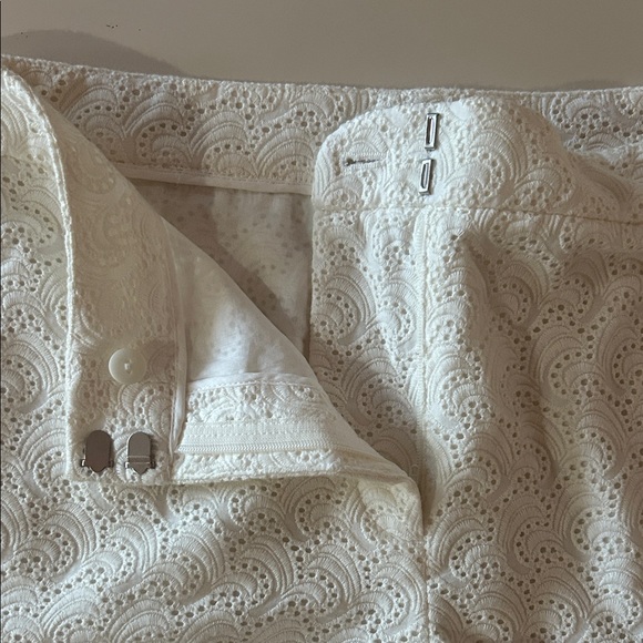 Theory White Eyelet Shorts - Picture 3 of 9